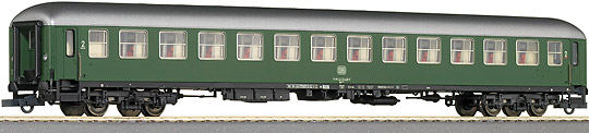 Express train passenger car 2nd class<br /><a href='images/pictures/Roco/44752.jpg' target='_blank'>Full size image</a>